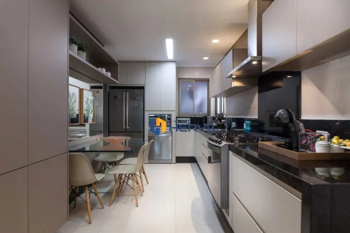 Apartamento com 3 suítes à venda, 177 m² por R$ 2.290.000 - Zona 07 - Maringá/PR