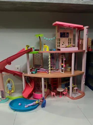 Vende se casa da Barbie
