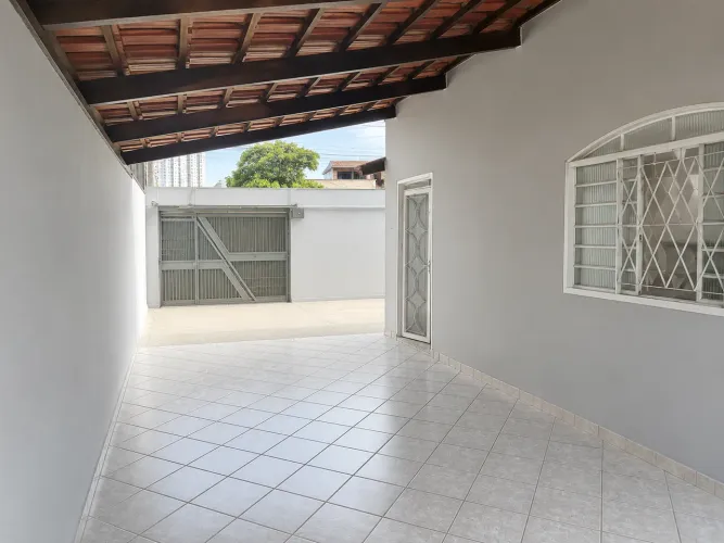 Casa com piscina no Setor Agua Branca - 180m²