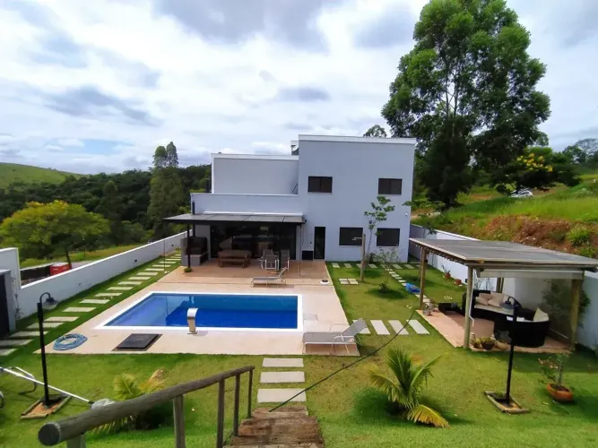 ESPETACULAR CASA COM 4 QUARTOS E PISCINA NO CONDOMINIO SANTO ANTONIO 2 EM ITU SP