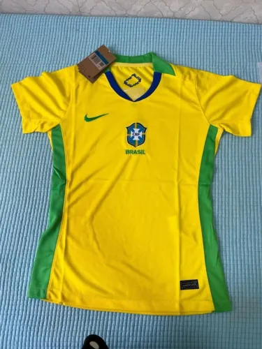 Camisa Femina Seleção Brasileira / na etiqueta / P e M