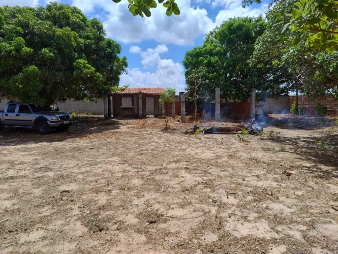 Vendo ou troco terreno 40x40.