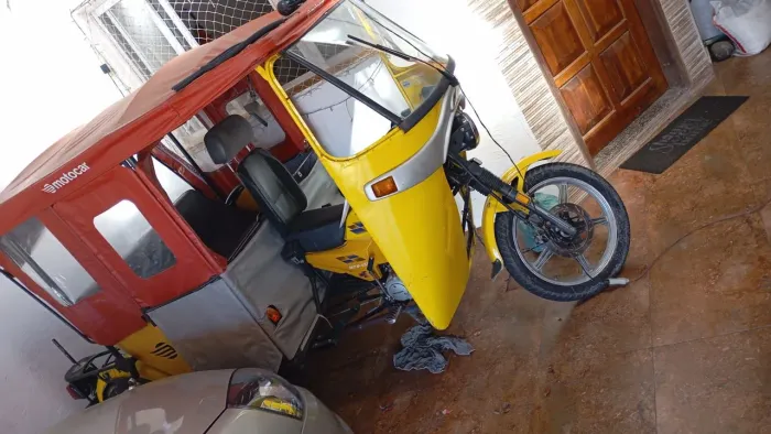 TUK TUK