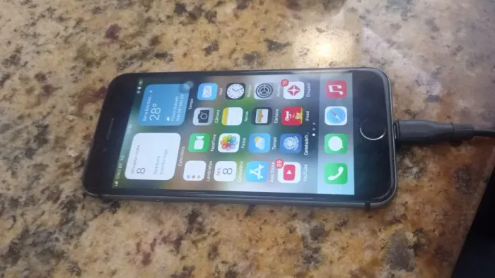 iPhone 8