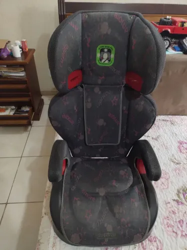 Vendo Cadeirinha para bebê marca protege de 15 a 36kg. Em excelente estado de conservação