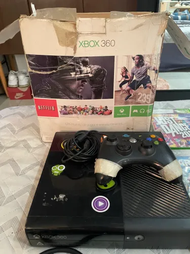 Xbox 360 Super Slim 4GB Original + 10 Jogos (Aceito oferta)