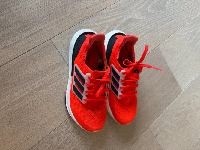 Tênis Adidas Ultraboost Original tamanho 35 semi novo poucas vezes usado