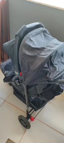 Carrinho de bebê + bebê conforto