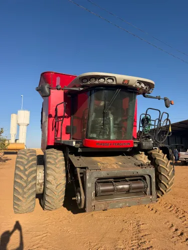 Colheitadeira Massey 9790