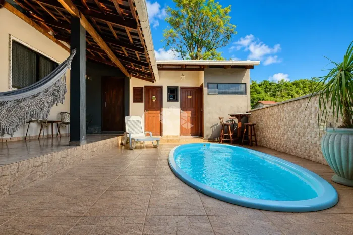 Casa com piscina, área de festas e 3 dormitórios - Itoupavazinha - Blumenau/SC