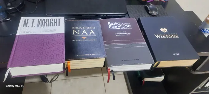 Biblias e Manual