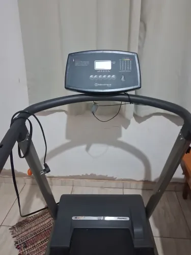 Esteira Perform Movement R3 Usada