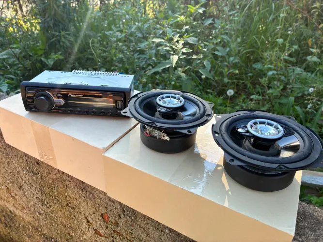 Som automotivo Pioneer + JBL