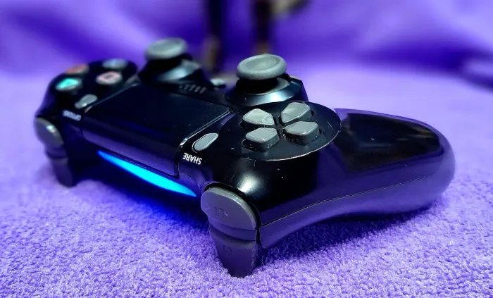 Excelente e Super conservado controle semi-novo do Play Station 4 do modelo mais recente