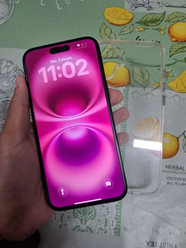 iPhone 16 Plus