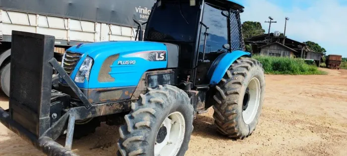 LS Trator Plus 90