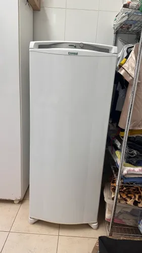 Vendo freezer semi novo