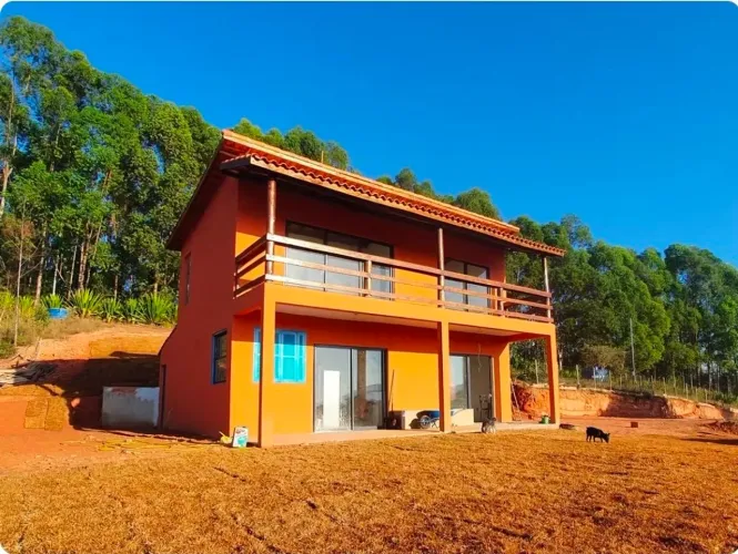Sítio com 2 casas, energia elétrica e nascente em São Thomé das Letras