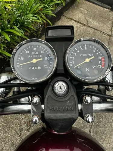 Moto intrude