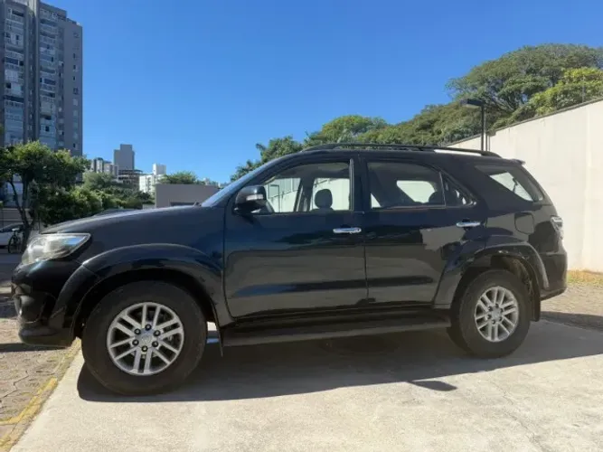 Toyota Hilux SW4 SRV D4-d 4X4 3.0 TDI Dies. AUT 2013
