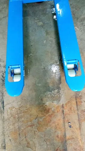 Paleteira hidráulica 02 ton