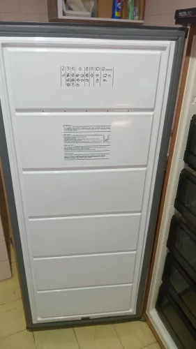 Freezer vertical