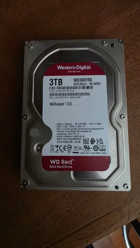 Western Digital ? WD30EFRX SATA 6Gb/s NX HA500 Novo