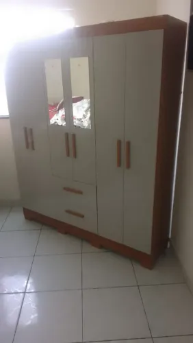 Guarda roupa conservado 
