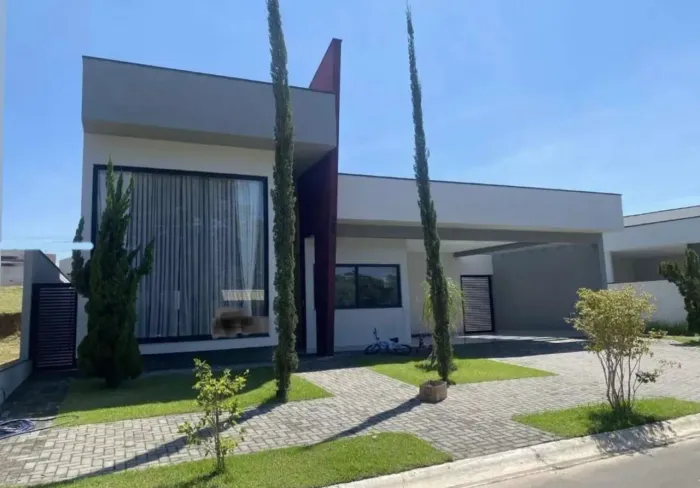 Casa à Venda com 3 suítes no Condomínio Lagos do Icaraí Salto/SP