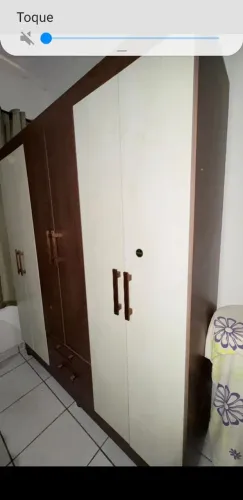 Guarda-roupa casal semi novo.