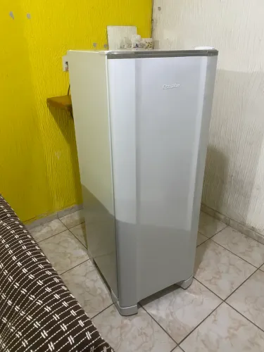 Geladeira esmaltec