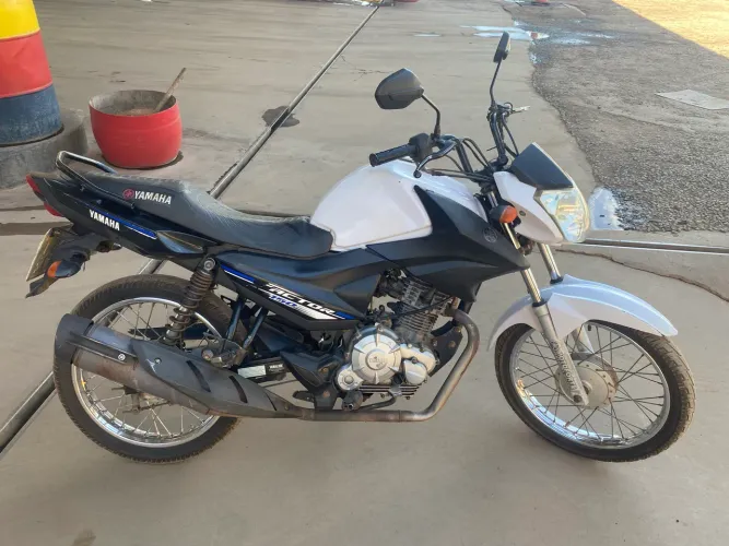 Moto 150 em dias 
