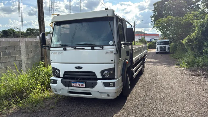 Caminhão Ford Cargo 816s