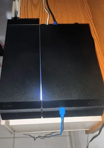 Vende se PS4 fat top do top
