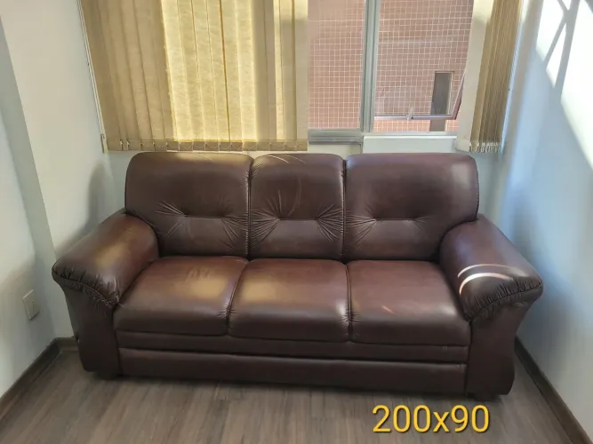 Sofá 3 lugares marrom 200x90cm - "Ótimo estado"