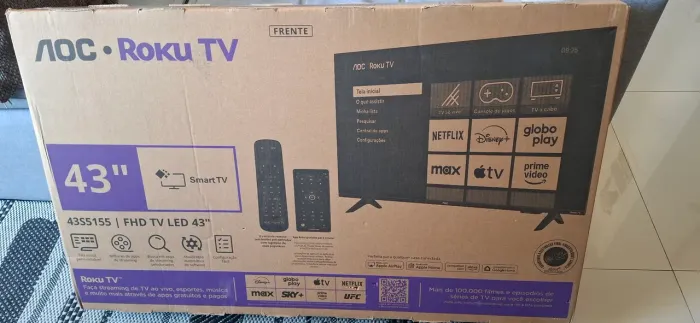 Vendo Smart TV AOC Roku de 43 polegadas, modelo 43S5155/78G.