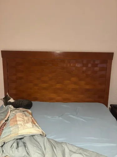 Cama de madeira