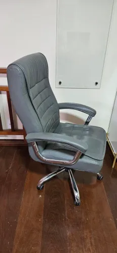 Cadeira de escritório giratória