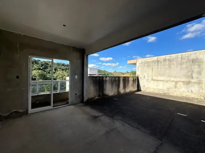 Cobertura com 4 dormitórios à venda, 165 m² por R$ 450.000 - Vivendas da Serra - Juiz de F