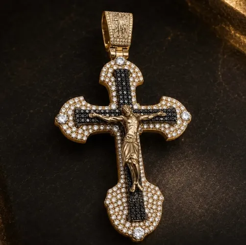 Crucifixo King Diamond 4,5 CT em Ouro 18k 750