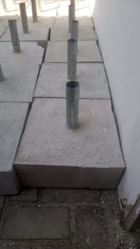 BASE DE CONCRETO PARA OMBRELONE / SOMBREIRO - R$ 100,00