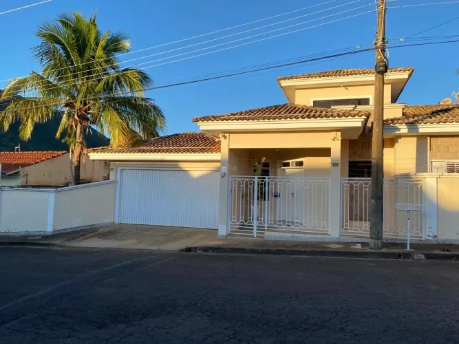 CASA À VENDA EM ANDRADAS MG | 3 SUÍTES | CAMINHO DA FÉ | IDEAL POUSADA OU INVESTIMENTO