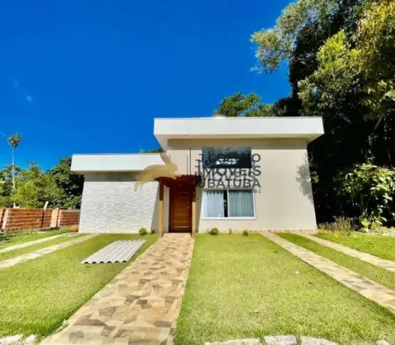 Casa térrea com 3 suítes sendo 1suíte à venda na Praia da Lagoinha, Ubatuba/SP