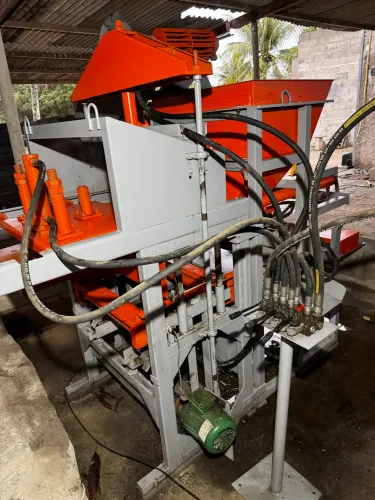 MÁQUINA DE BLOCOS