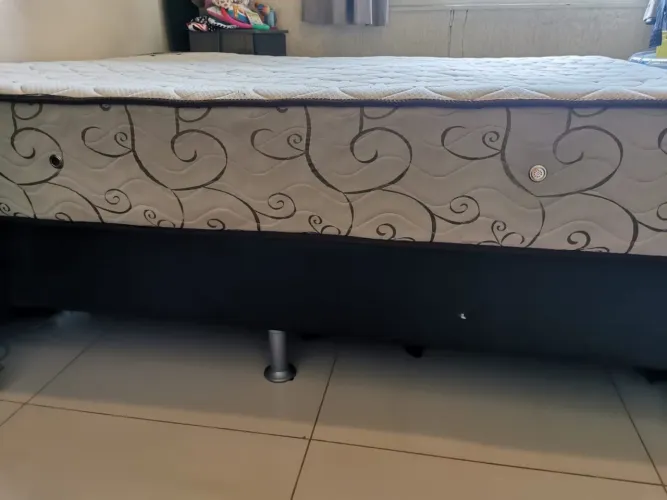 Cama box casal Ortobom com colchão 