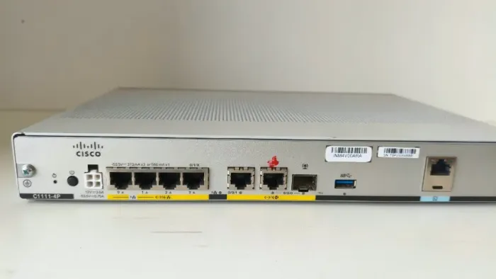 Roteador CISCO ISR1100 series C1111-4P
