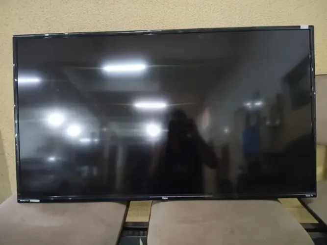 Smart TV PHILCO LED de 42 polegadas Full HD Roku TV ptv42g52rcf (DEFEITO)