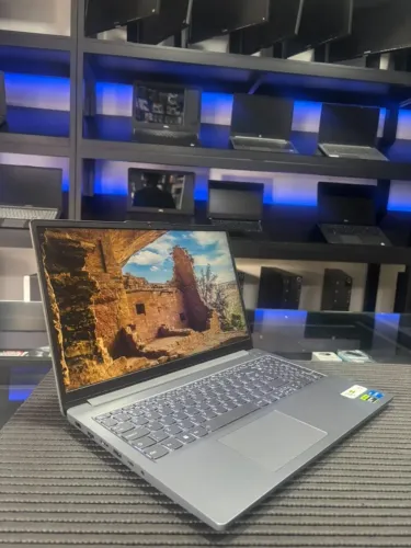 NOTEBOOK LENOVO LOQ 15 CORE i5 12ª GER 512 SSD 8GB DDR4 TELA 15.6"