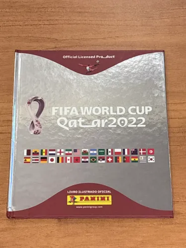 Álbum Oficial Panini FIFA World Cup Qatar 2022 - Livro Ilustrado Colecionável