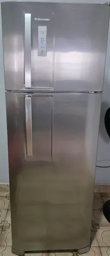 Geladeira Inox Frostfree de 360 litros com tudo Funcionando.